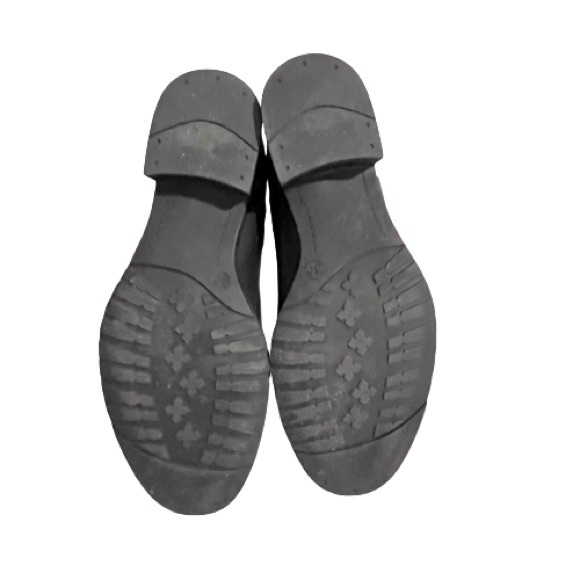 Eric Michael- Black Leather Pull-On
Booties Size: 5.5 - Picture 8 of 9